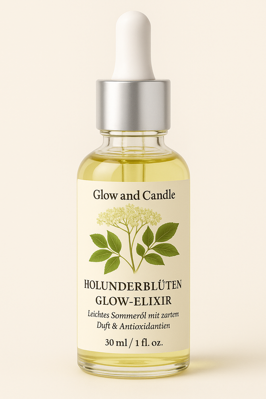 30 ml Glasflasche des Holunderblüten Glow-Elixiers von Glow and Candle – leichtes Sommeröl mit natürlichen Antioxidantien, zartem Blütenduft und edlem Etikett mit Holunderblüten-Illustration.